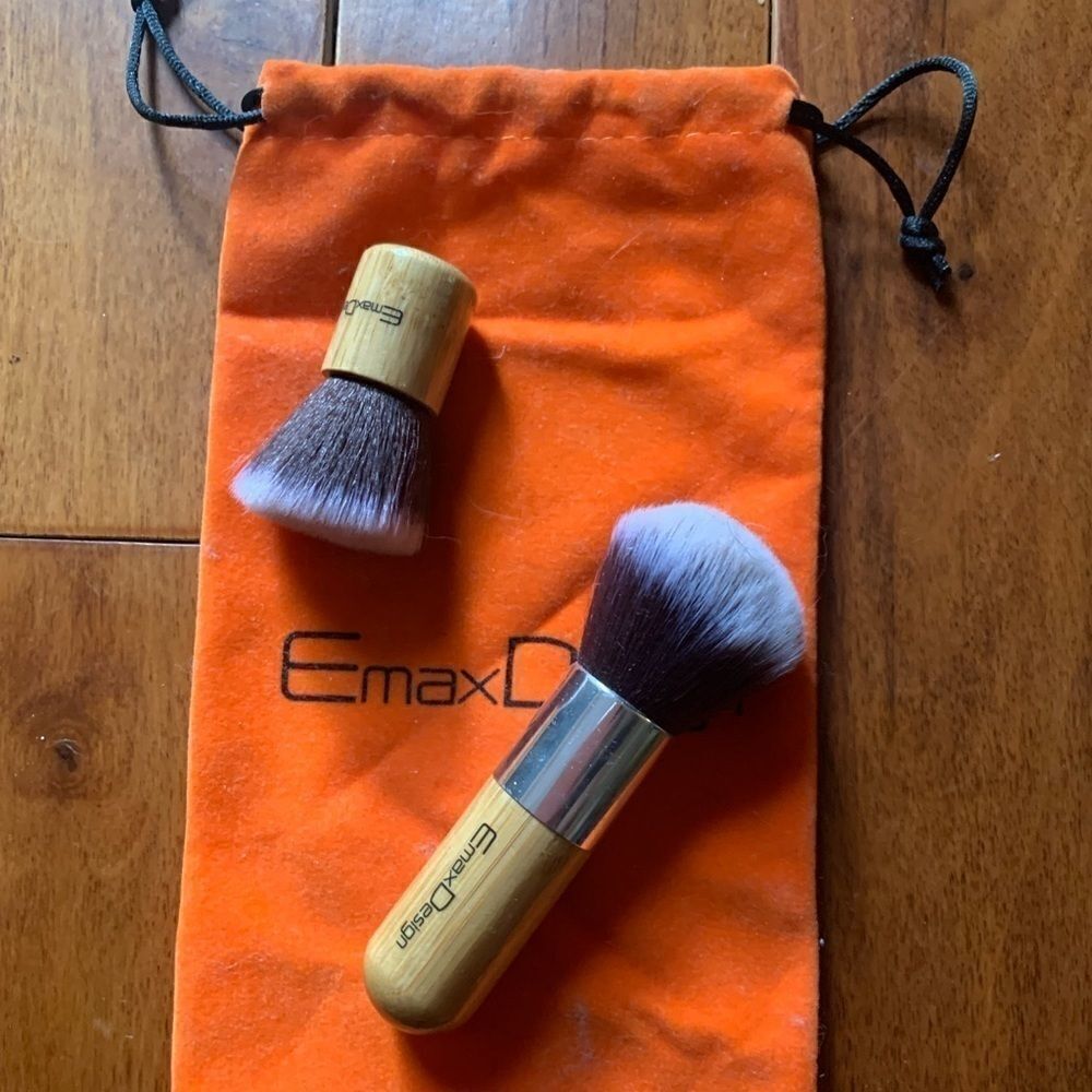 Emax Design brushes in bag - Picture 2 of 2